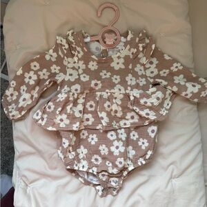 Floral Baby Romper with Ruffle Sleeves